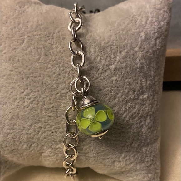 SOLDJames Avery bracelet with retired glass flower finial - Picture 3 of 8